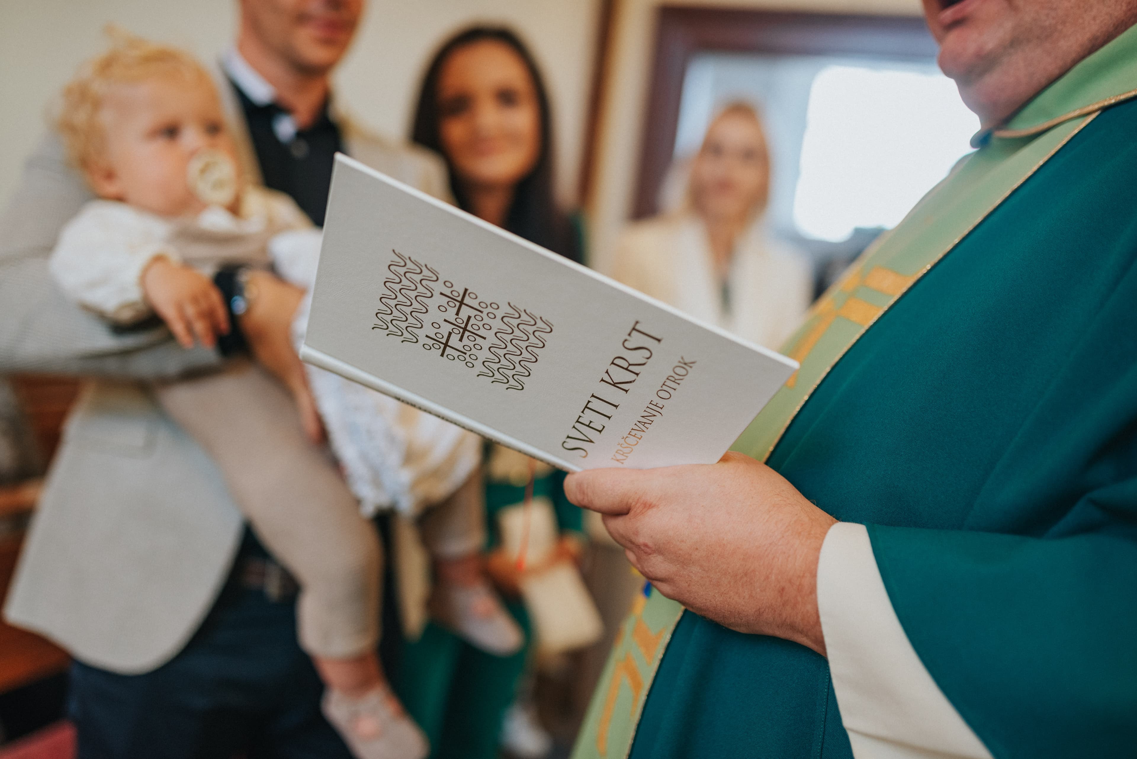 Fotografiranje svetega krsta v studiu Fiora